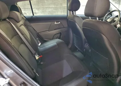 2015 Kia Sportage Lx z USA, uszkodzony, nr VIN KNDPB3AC6F7721538